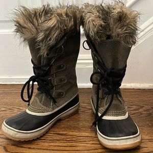 Sorel olive green suede mid-calf snow boots.